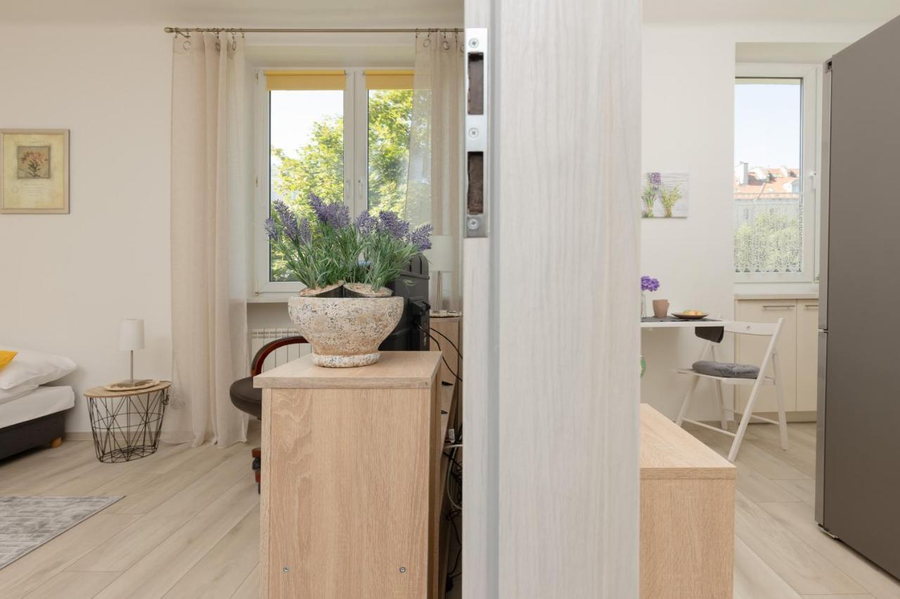Raclawicka Cozy Studio Apartment By Noclegi Renters Varsovia Exterior foto